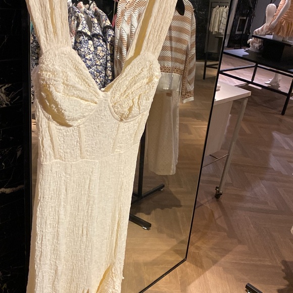 En Creme Sleeveless Corset top Ruffle Maxi dress - Picture 7 of 12